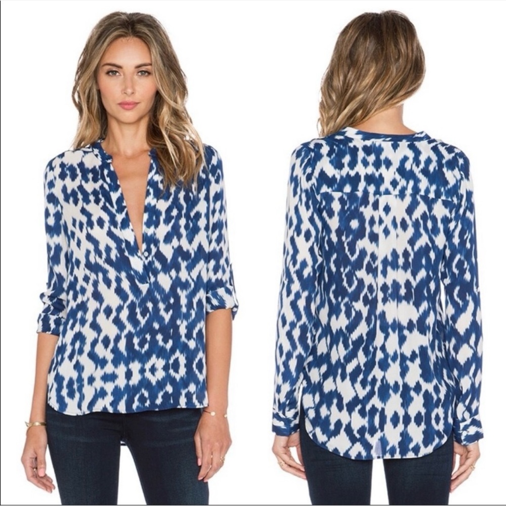 Vince Blue and White Ikat Print 100% Silk Blouse Indie Tie-Dye Vacation Weekend